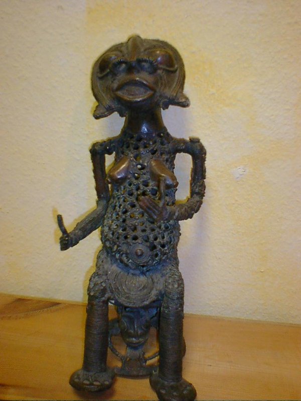 Eiserne Lady aus Bronze - Benin