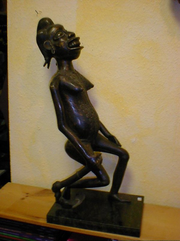 Happy Woman - Bronze Skulptur - Benin